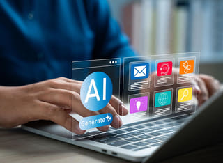 Principiante nel crypto che impara i fondamenti del trading automatizzato con IA